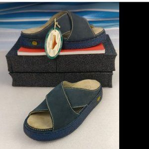 Suede platform slides with soft footbed insole and Natural Rubber sole us8 comfy